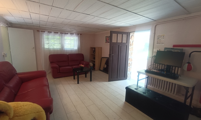 Maison du Bonheur Chelles – Lieu privé avec piscine chauffée & sauna €200