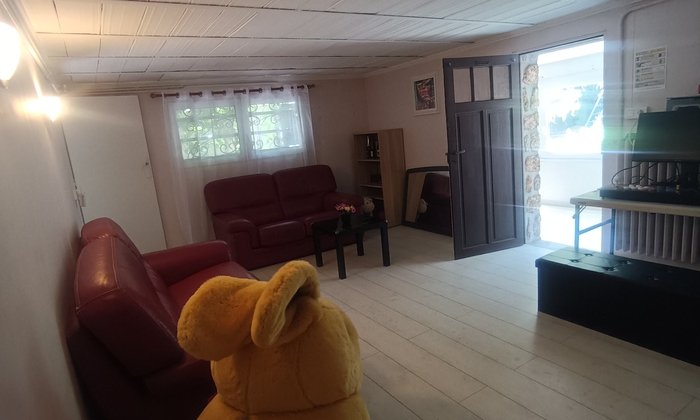 Maison du Bonheur Chelles – Lieu privé avec piscine chauffée & sauna €200