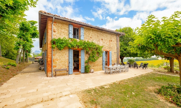 Magnifique gîte entier avec piscine et vue 36 €