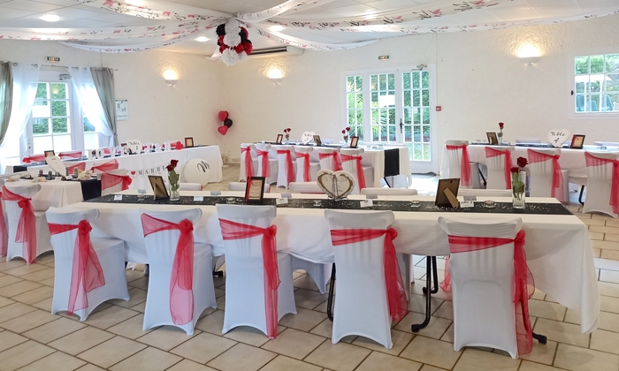 Large fully equipped reception room €17