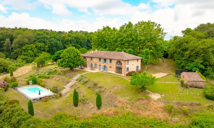 Magnifique gîte entier avec piscine et vue 36 €