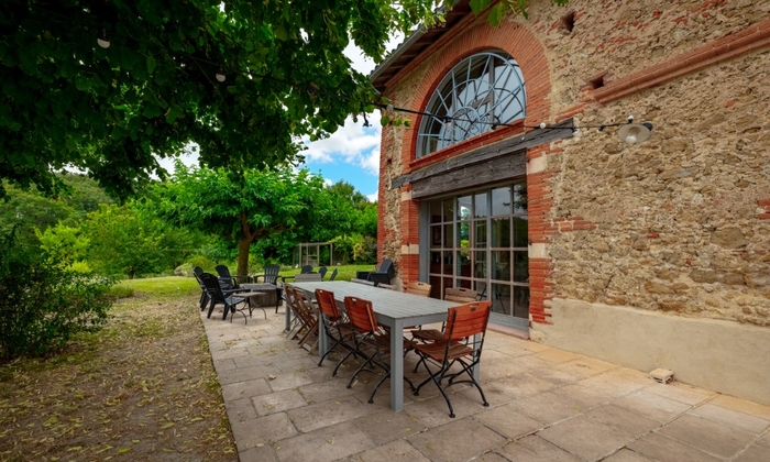 Magnifique gîte entier avec piscine et vue 36 €