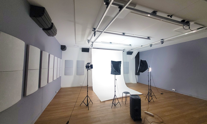 Grand Studio photo vidéo (24h/24 7j/7) – Photo, tournage, tv, podcast, formation – Paris 36 €