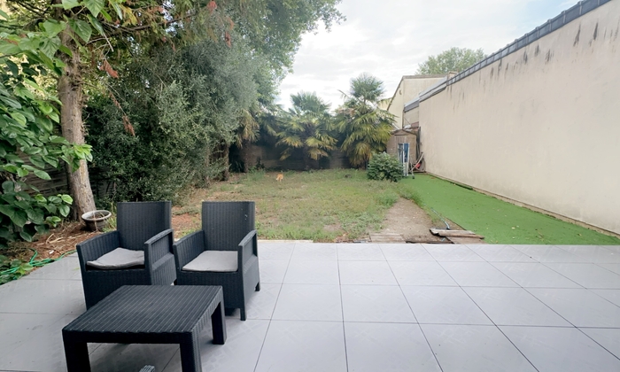 RENTAL LIVING ROOM HOUSE +100M2 WITH ITS GARDEN €100