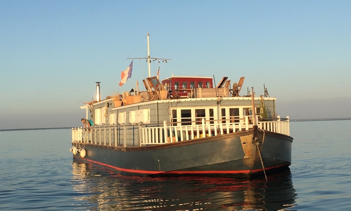 The Floating Villa in Lège-Cap-Ferret €80