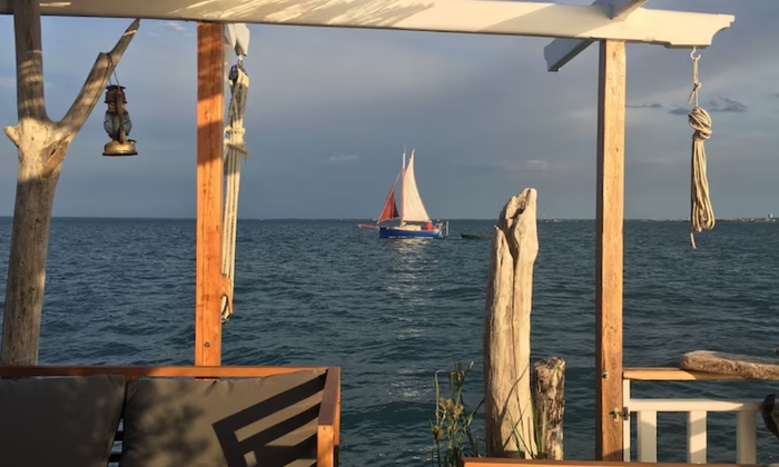 The Floating Villa in Lège-Cap-Ferret €80