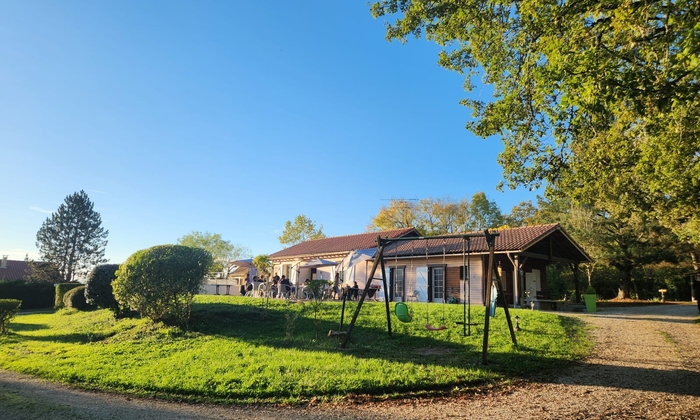 Hall, park and accommodation €60
