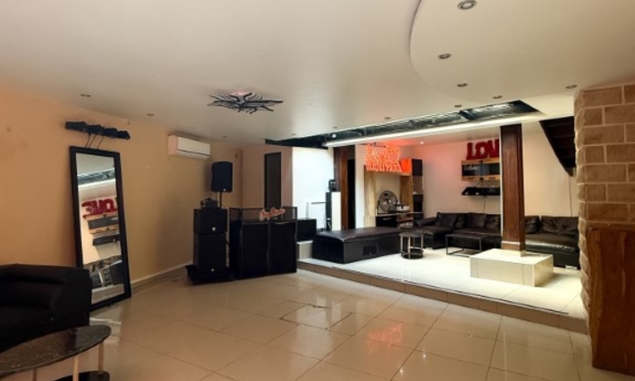 Location maison type Manoir - Loft à Paris 270 €