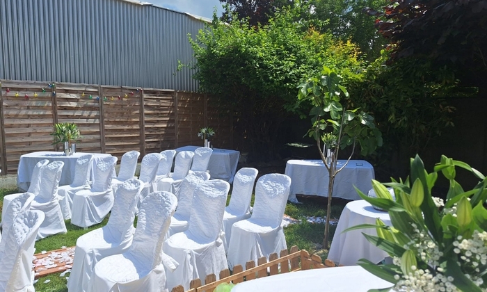 Maison du Bonheur Chelles – Lieu privé avec piscine chauffée & sauna €200